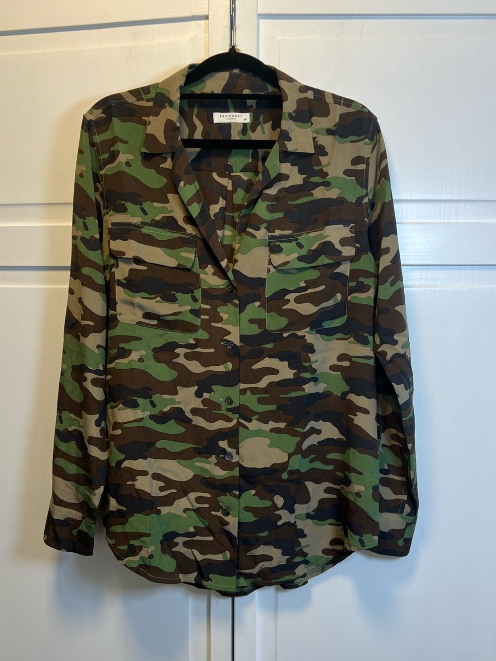 Equipment Silk Camo Button-Down Shirt in Green and Brown Size Small